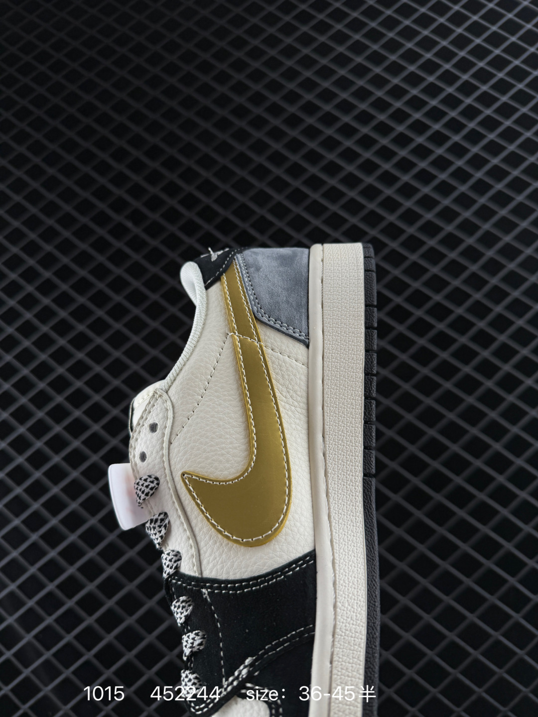 Travis Scott x Air Jordan 1 ” Reverse Mocha “